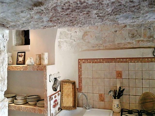 Trulli Fogliarella Guest House Остуни Екстериор снимка